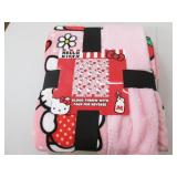 Hello Kitty plush throw 50 x 60 inc...