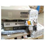 Pallet of assorted tile and laminat...
