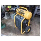 DEWALT - Portable 4 1/2 Gallon 1.6 HP 200 PSI Air Compressor