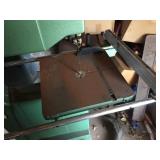 GRIZZLY Upright Band Saw - On Rolling Base