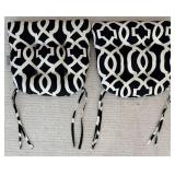 Black & White Home Decor Textiles Mixed Lot - Runner, Pillows & Tablecloth