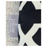 Black & White Home Decor Textiles Mixed Lot - Runner, Pillows & Tablecloth