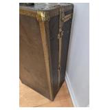 Vintage US Trunk Company Trunk 19.5 X 13 X 36 in
