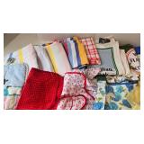 Vintage Kitchen Linens Tablecloths, Aprons & Towels Mixed Lot