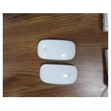 4 APPLE COMPUTOR KEYBOARDS AND 2 APPLE MAGIC COMPUTOR MICE