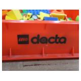 DECTA BOX/DUPLO LEGOS