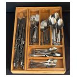 O - Vintage Oneida Vinland Flatware (Lot of 86)