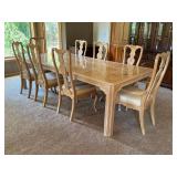 DR - Vintage Drexel Heritage Dining Table & 8 Chairs With 3 Leaves