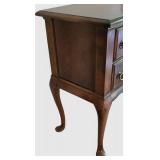 Vintage Queen Anne Style Wood 3-Drawer Lowboy Chest