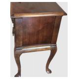 Vintage Queen Anne Style Wood 3-Drawer Lowboy Chest