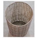LL-FR - Wicker Stool & Basket Mixed Lot