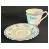 K - Vintage Royal Doulton Laureate China Cup & Saucer Set (30 Pieces)