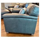 Digio Leather Chair With Pillow - Matches lot 2