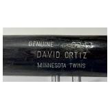David Ortiz GAME USED w/ Heavy Wear Minnesota Twins Baseball Bat - Broken Barrell Louisville Slugger 125 Powerized Genuine C243