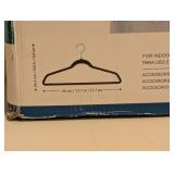 50 NONSLIP HANGERS BLACK