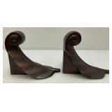 Neoclassical Acanthus Leaf-Shaped Foliate Brass Bookends 4" x 5 1/4" x 6"