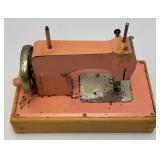 Vintage KAYanEE Sew Master Kids cSewing Machine 4 1/2" x 7" x 8 1/2"