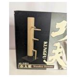 NIB  1/6 scale ZYTOYS model of a Kung Fu wooden dummy