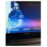 Philips PET741/37 portable DVD player with DVD movie Lot