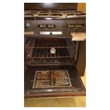 Southbend Model 4000A Six-Burner Gas Range.