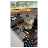 1987 Carver Yacht on the St. Croix at the Bayport Marina - No Reserve
