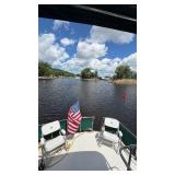 1987 Carver Yacht on the St. Croix at the Bayport Marina - No Reserve