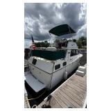 1987 Carver Yacht on the St. Croix at the Bayport Marina - No Reserve