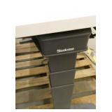 29x46 electric table with privacy screen