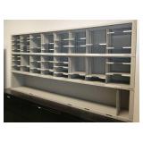 Large mail sorting station