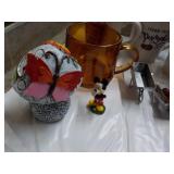 Cups and Décor...