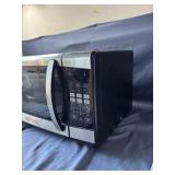 Black & Decker Microwave 9" x 13" x 11"