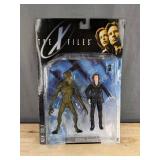The X Files Agent Dana Scully & Alien Figure - New *Q