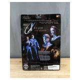 The X Files Agent Dana Scully & Alien Figure - New *Q