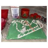 Approx. 12 Christmas Kitchen & Holiday Decor Pieces