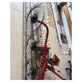 Estate Rake Tow-Behind Lawn Rake 5 Wheel Tractor Attachment Red