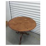 Antique Philadelphia Walnut Tilt Top Birdcage Table from Late 18th Century Measuring 33 1/2in