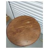 Antique Philadelphia Walnut Tilt Top Birdcage Table from Late 18th Century Measuring 33 1/2in
