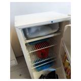 Kenmore Compact Refrigerator White Model 564.97302690 Dorm Fridge