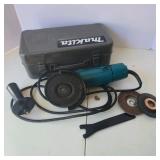 Makita 4 1/2 Inch Sander Grinder with Case and Discs