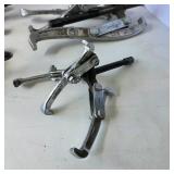 Lot of Assorted 2-Jaw and 3-Jaw Gear Pullers