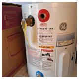 GE 10 Gallon Electric Water Heater with Box