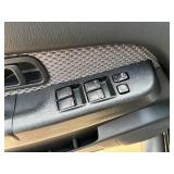 2002 NISSAN PATHFINDER SE *4x4* (NO RESERVE)