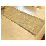 LR - Decorative Table Runner & Centerpiece Set LR - Decorative Table Runner & Centerpiece Set