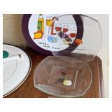 DN - Glass Serving Dishes & Wine Glasses Mixed Lot DN - Glass Serving Dishes & Wine Glasses Mixed Lot