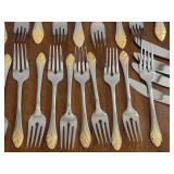 DN - Flatware Set - Cambridge Chantal Gold Accent Service for 16 DN - Flatware Set - Cambridge Chantal Gold Accent Service for 16