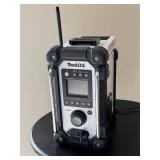 GBR - Portable Jobsite Radio - Makita XRM02 GBR - Portable Jobsite Radio - Makita XRM02