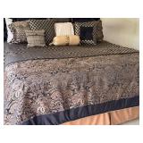 King Bedding Set Black & Gold Damask Comforter With Pillows King Bedding Set Black & Gold Damask Comforter With Pillows