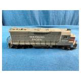 Athearn HO scale Southern Pacific GP-35 locomotive