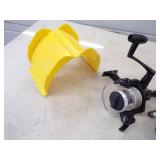 5 Fishing Reels and Fish Grabber