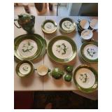 L'triomphe American Limoges Trillium Forest Green Dinnerware Mixed Lot